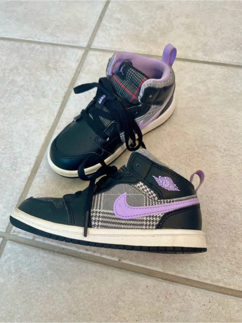 Nike Air Jordan Kids High-Top Sneakers in Black and Purple. Size 9.